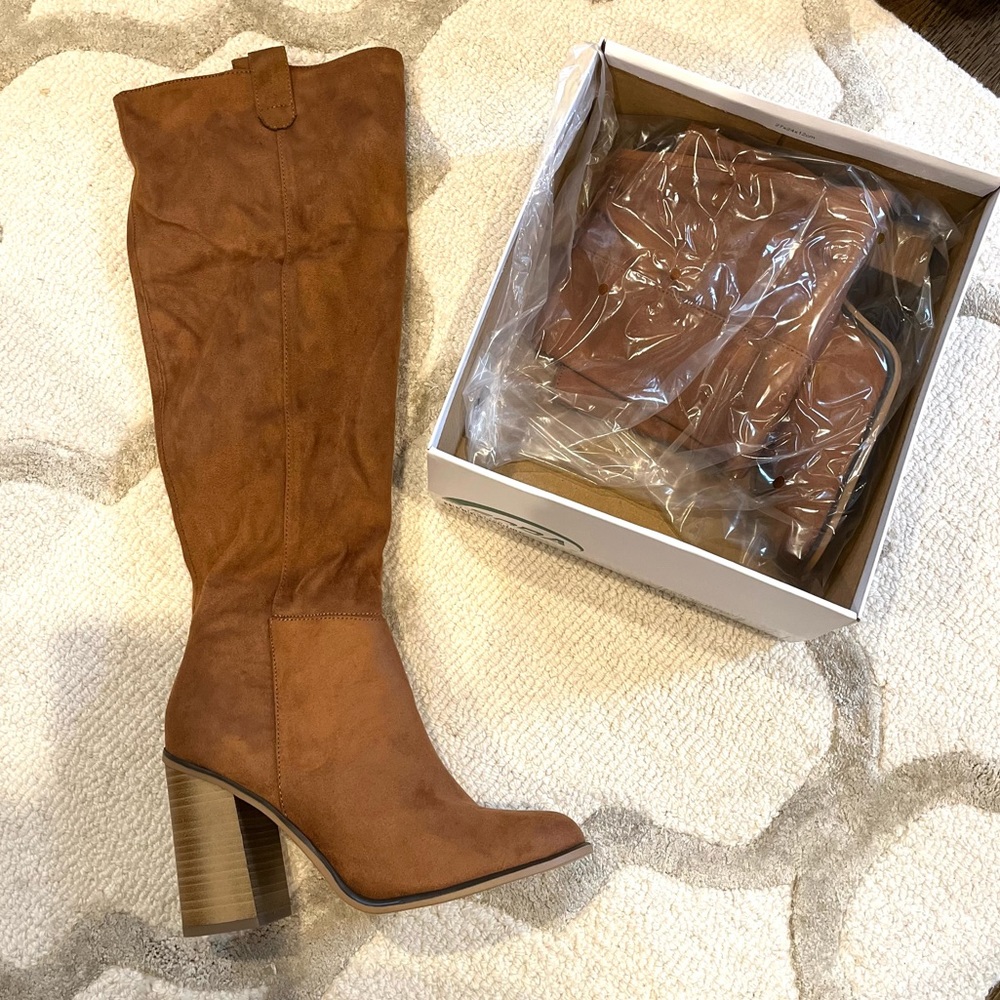 Brand new Soda boots
